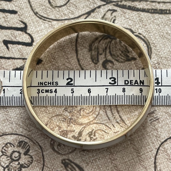 Mother of pearl inlay brass bangle bracelet - Picture 4 of 5